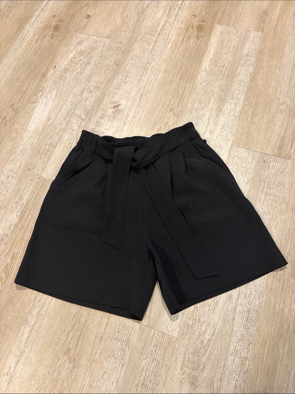 Lululemon Tailored High Rise Belted Dress Short Size 6
